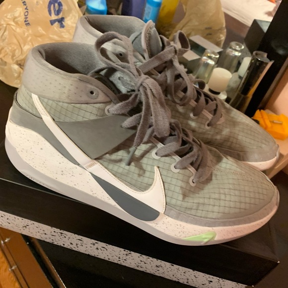 KD 13. in the colors cool grey and white - Picture 2 of 4